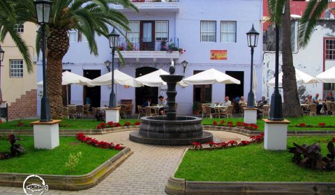 Fuente de la Plaza de San Andrés · Restaurante San Andrés · La Palma · Canarias · Pescado Fresco, Paella de Marisco, Gran Selección de vinos.