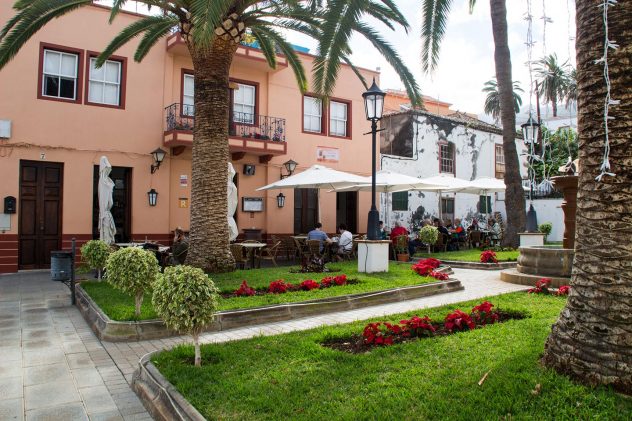 Restaurante en La Plaza de San Andrés · Restaurante San Andrés · La Palma · Canarias · Pescado Fresco, Paella de Marisco, Gran Selección de vinos.